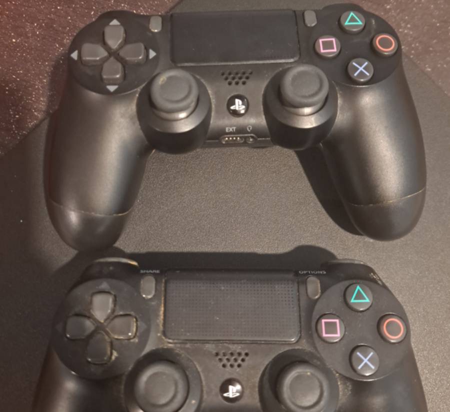PS4 Slim Bundle للبيع 
