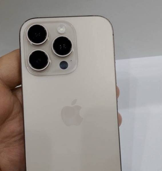 آیفون 16 للبيع 