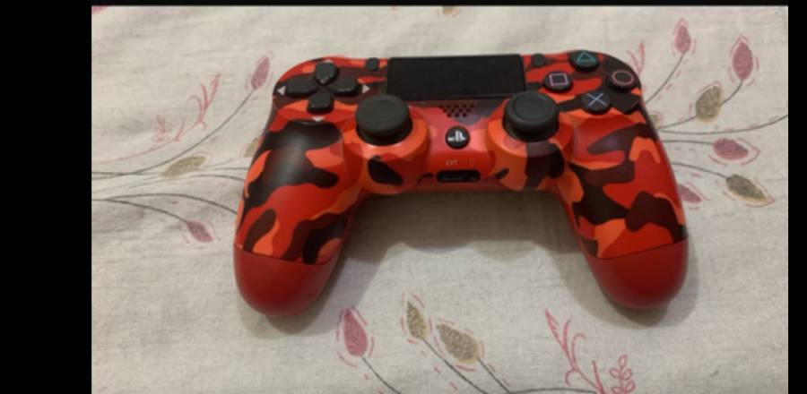 PlayStation 4 controller للبيع 