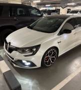٢٠٢٠Renault Megane RS trophy للبيع 