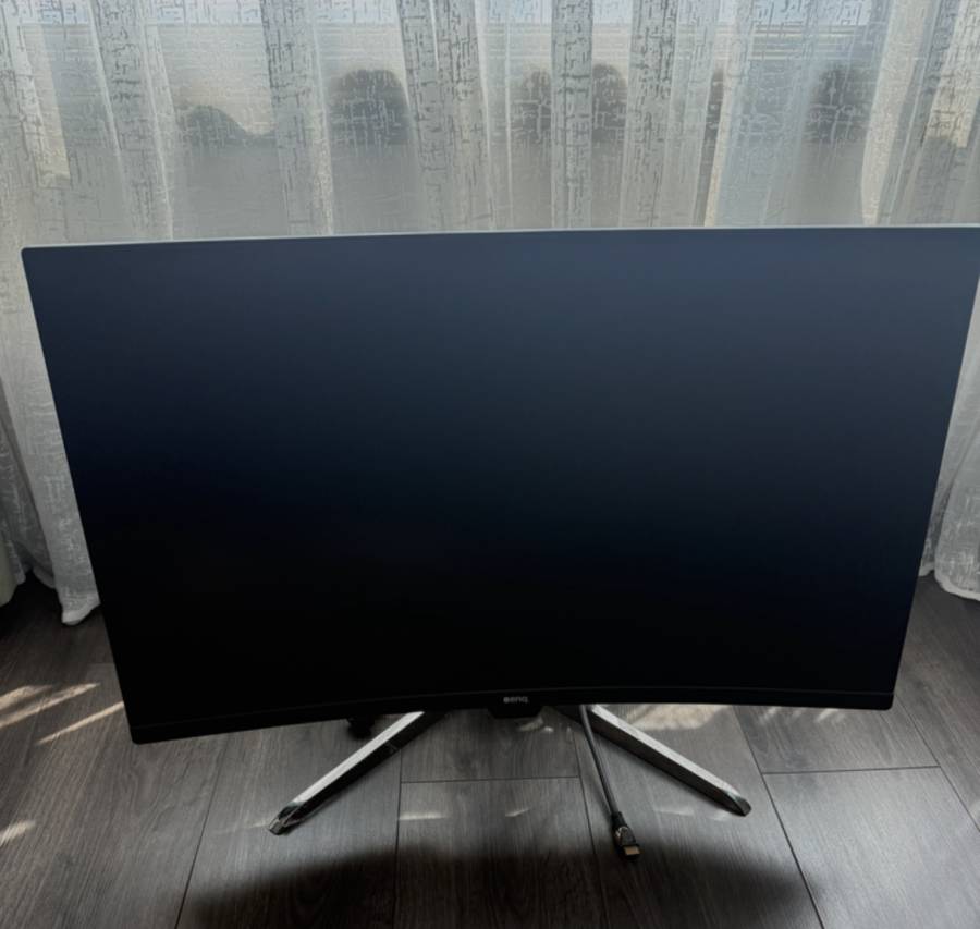 BenQ EX3200R 32" للبيع 