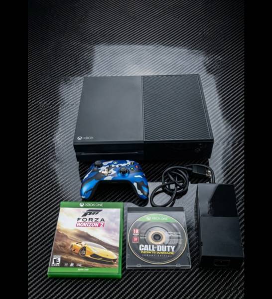 Xbox One X للبيع