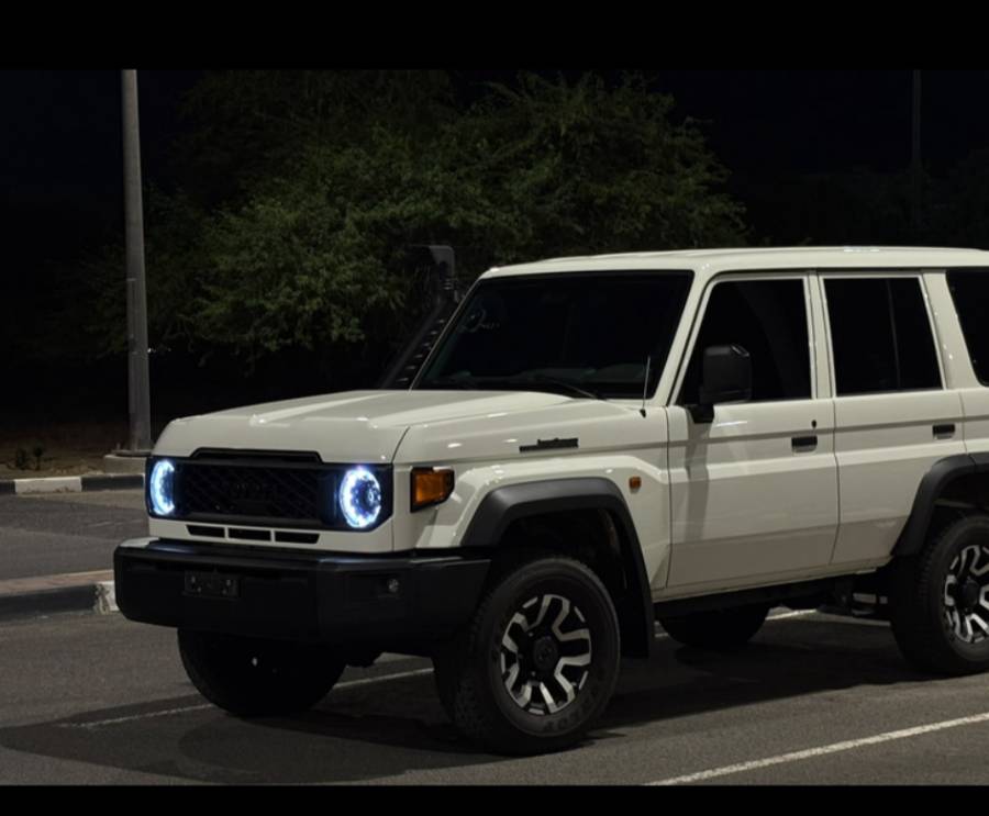 للبيع LAND CRUISER Lc76 4WD V6  2026 تويوتا 