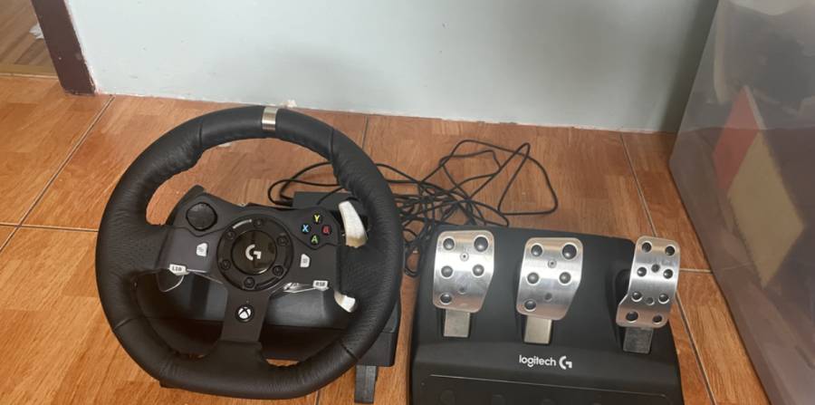 Logitech G920 Driving Force للبيع 