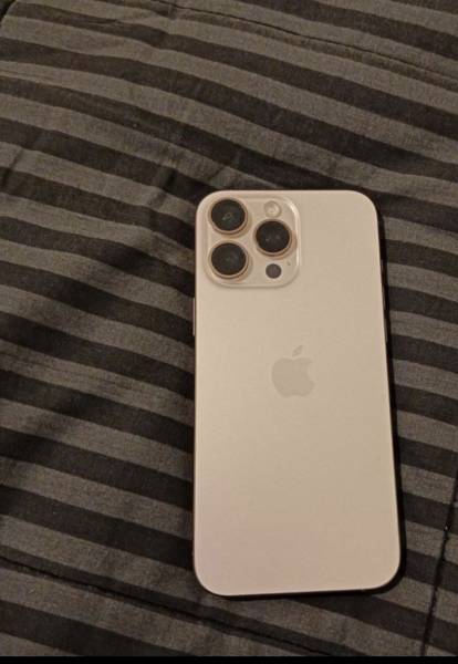 iPhone 16 pro للبيع 
