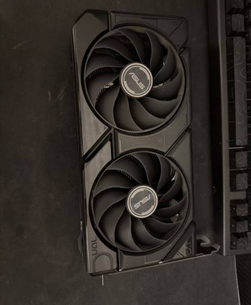 للبيع قطع PC قيمنق