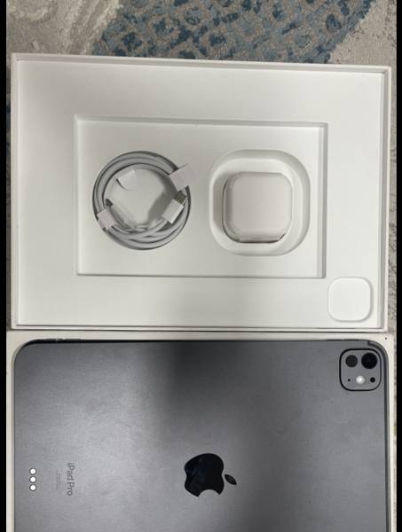 iPad Pro m4 للبيع 
