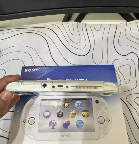 Ps vita للبيع 