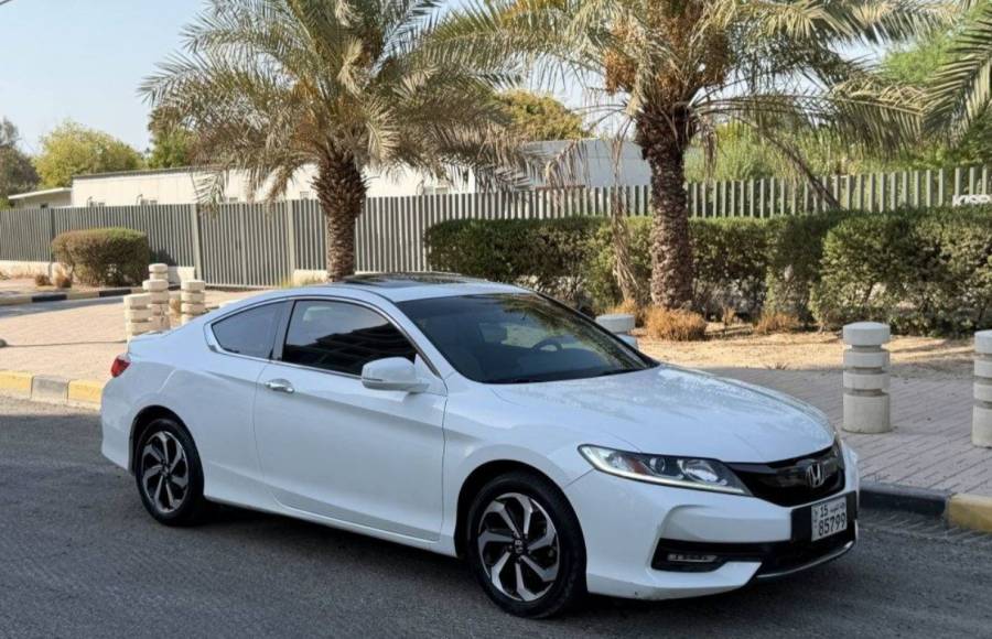 Honda accord coupe 2017 للبيع 