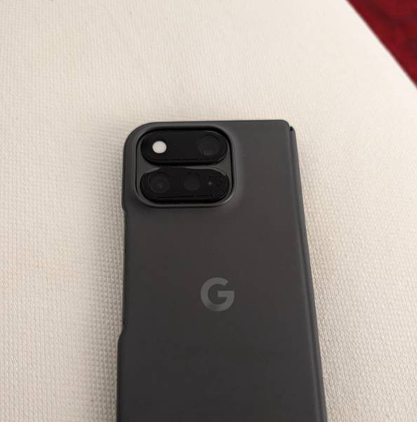 Pixel 11 pro fold للبيع 