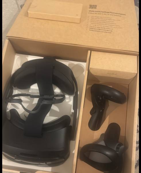 VR HTC FOCUS VISION للبيع 
