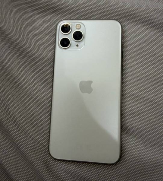 Phone 11 Pro للبيع 
