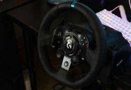 Logitech G923 Racing Wheel with Shifter للبيع 