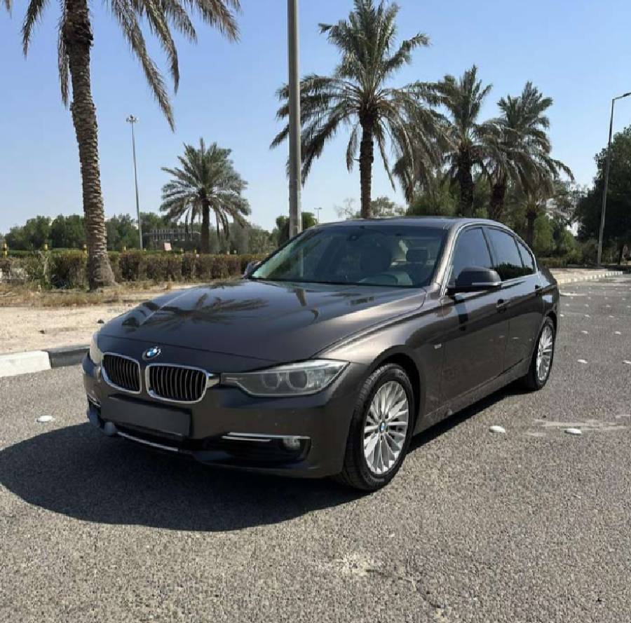 للبيع BMW 320i 2015
