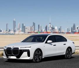 2023 BMW 740i للبيع 