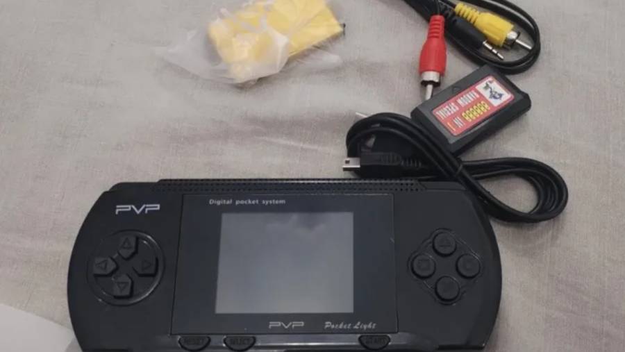 PVP 3000 Portable Game Console للبيع