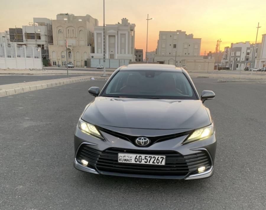 تويوتا كامري 2022 للبيع 