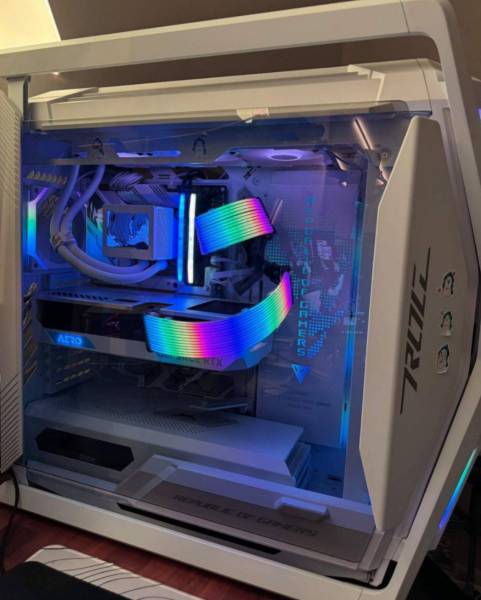 PC Specifications للبيع 