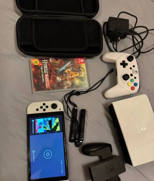 Nintendo Switch oled للبيع 