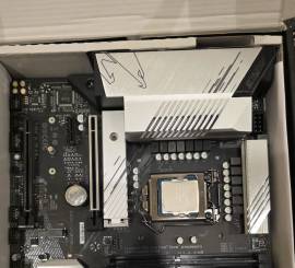 i7  للبيع بي سي 