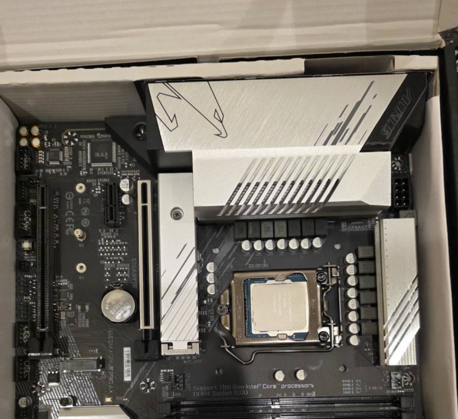 i7  للبيع بي سي 