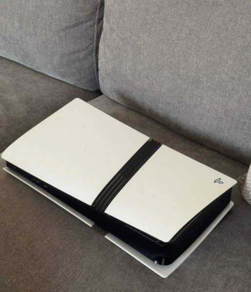 PlayStation 5 Pro  للبيع