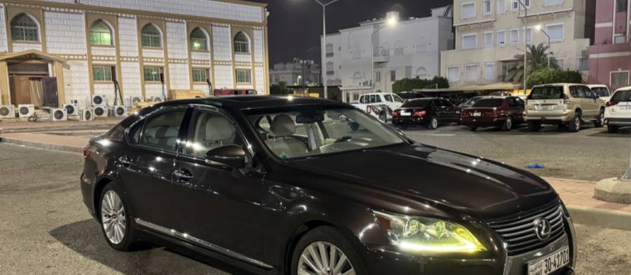 للبيع لكزس 460 LS شورت 2014