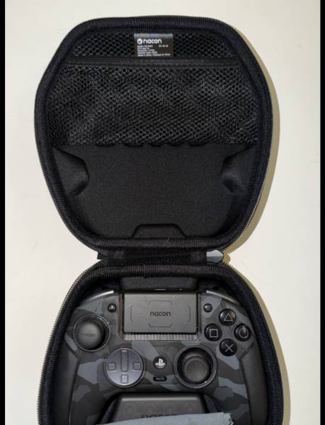 PS5 Nacon Revolution Pro يده للبيع 