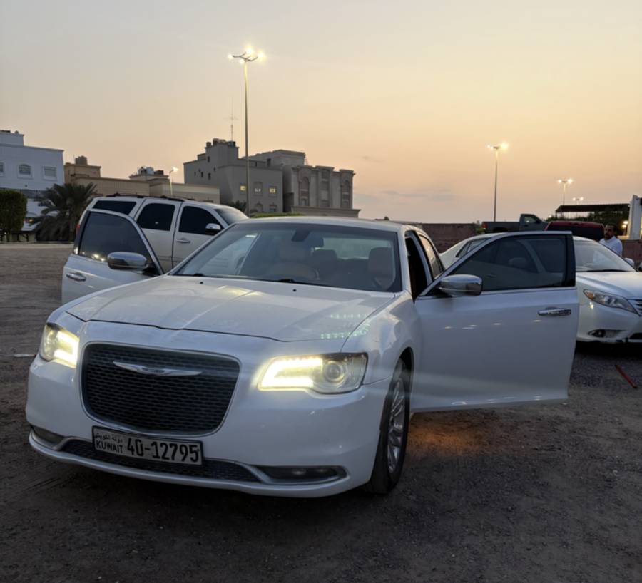 للبيع كرايسلر هيمى 2015
