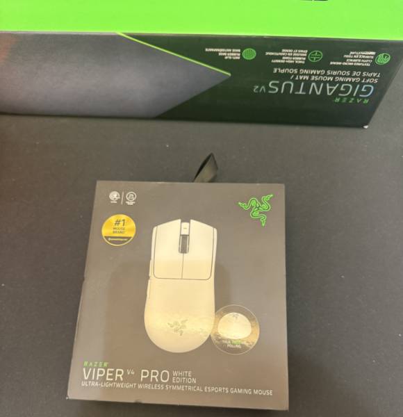 Razer Viper V4 Pro للبيع 