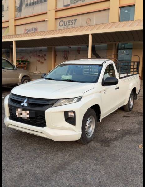 وانيت ميتسوبيشي للبيع 2024