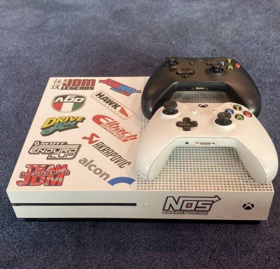 للبيع جهاز Xbox ones