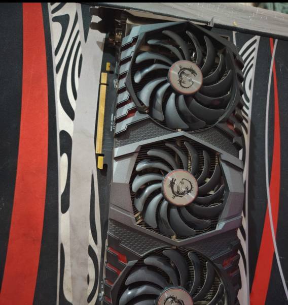 Pc للبيع
