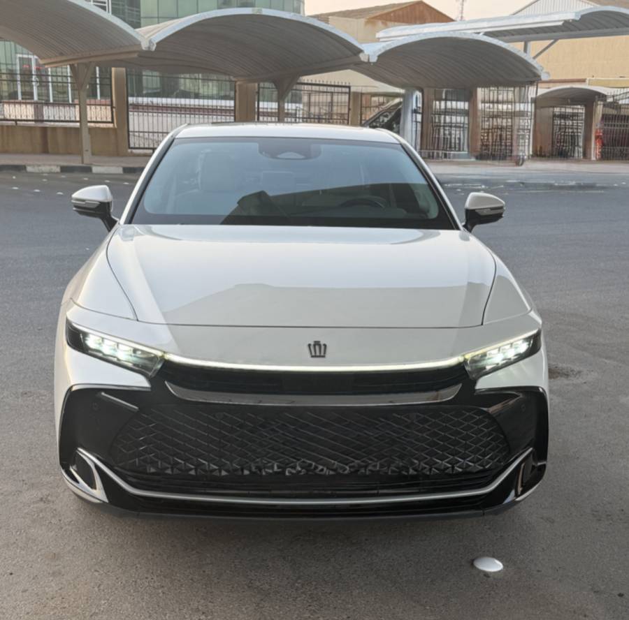 TOYOTO CROWN  HYBRID 2023