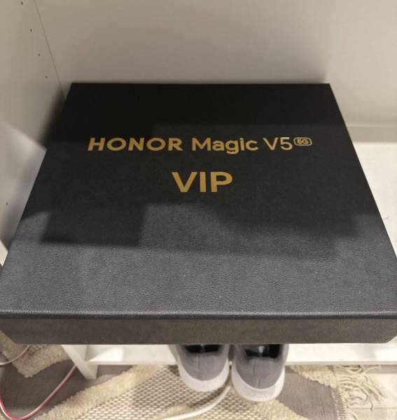 Honor Magic v5 للبيع 