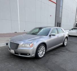 كرايزلر  2014 C300 للبيع 