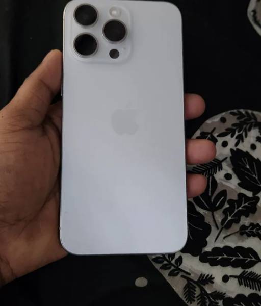 Apple iPhone 15 Pro Max للبيع 