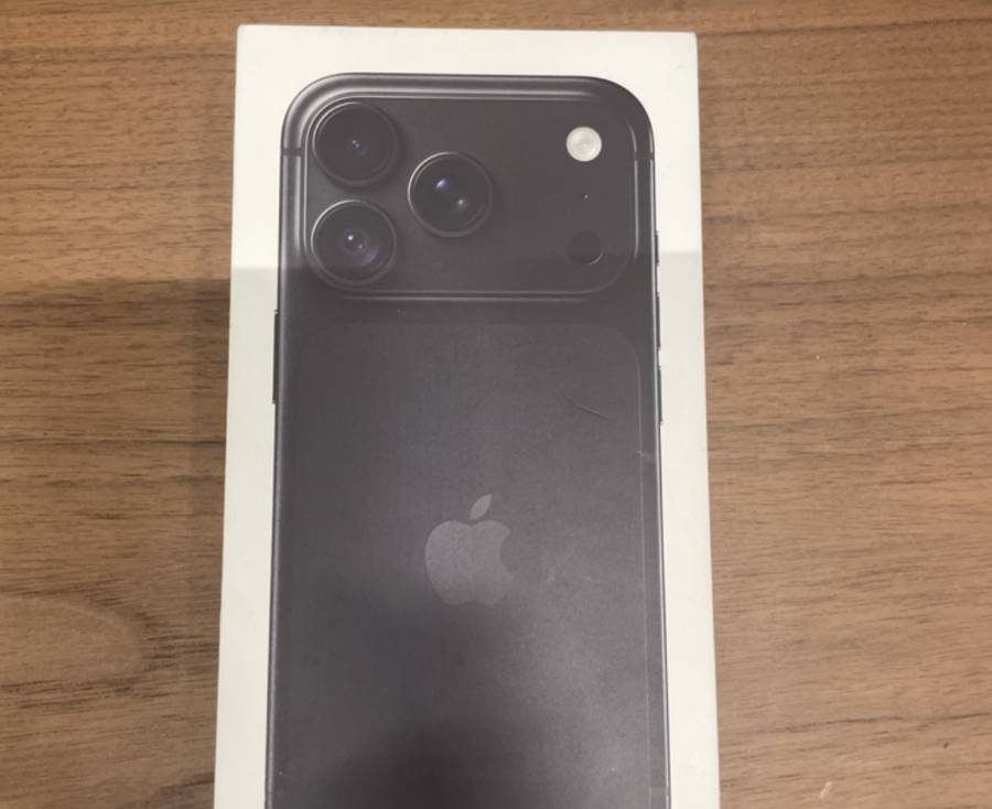 Iphone 18 pro  للبيع 