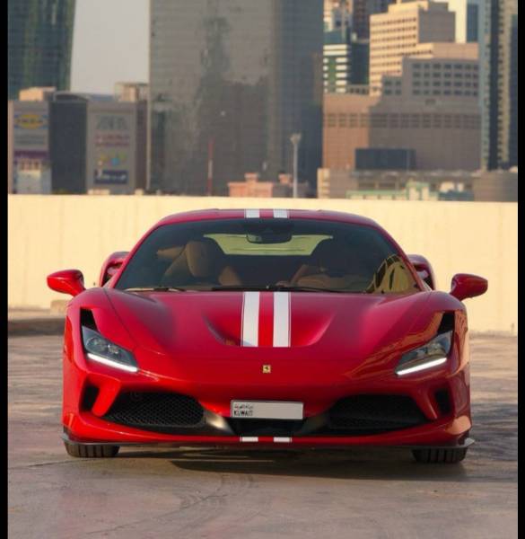 فيراري F8 2021 للبيع 