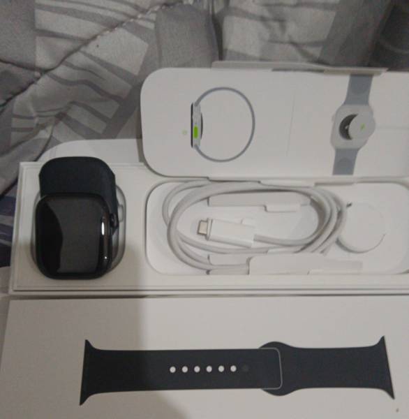 Apple Watch Series 11 للبيع 