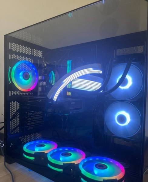 pc للبيع 