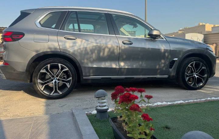 Bmw X5 XDRIVE401 2025 للبيع 