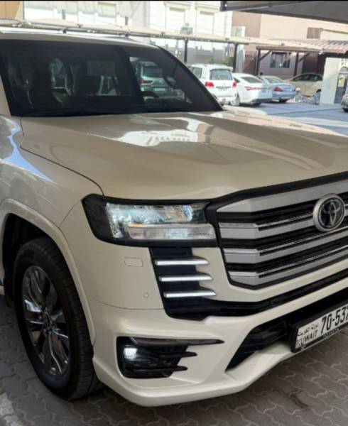 تويوتا لاند كروزر 2023 للبيع 