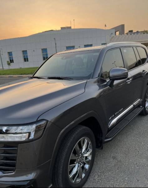 تويوتا لاندكروزر ٢٠٢٤ للبيع 