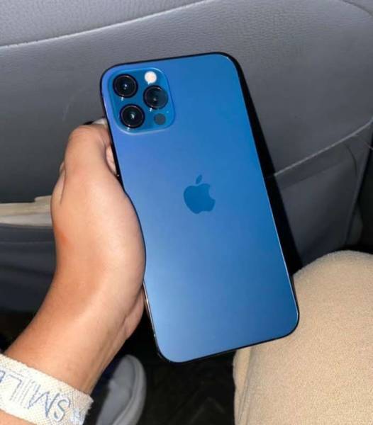 ايفون 12 pro للبيع 