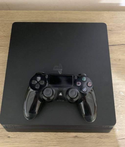 PS4 slim 500gb للبيع 