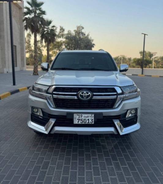  تويوتا لاندكروزر 2019 VXR للبيع 