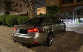 لكزس is250 موديل 2015 للبيع