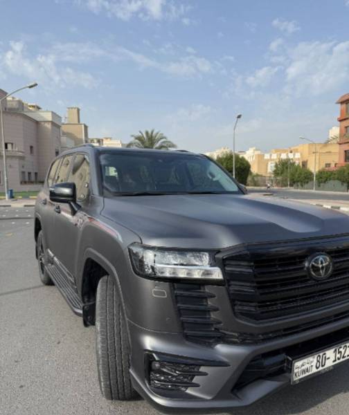 تويوتا لاندكروزر 2023 s Aero للبيع 
