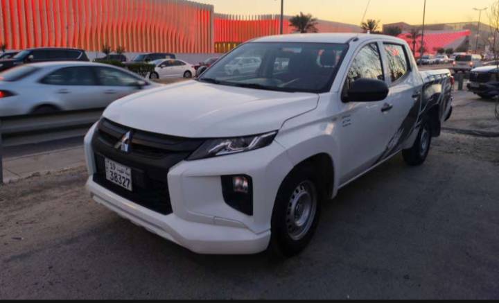 وانيت موستبيشي L200 2022للبيع 